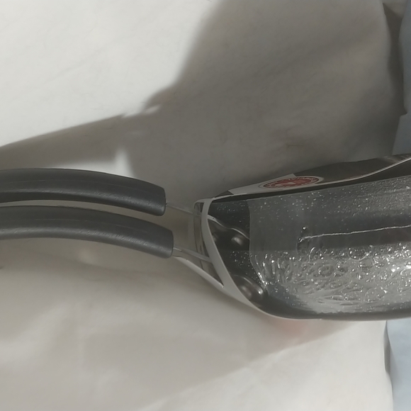 2x 8" starfrit frying pans. - Picture 5 of 5